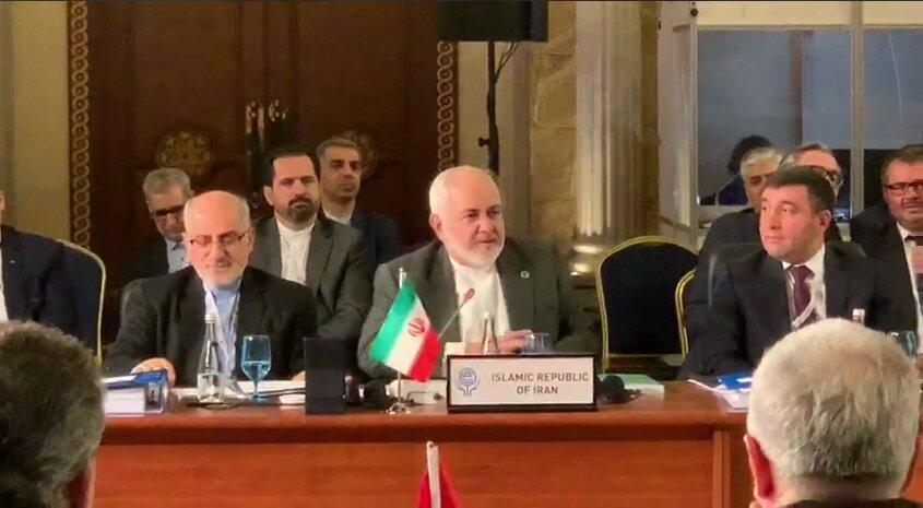 ظریف: همسایگان و همکاری منطقه ای اولویت ایران است
