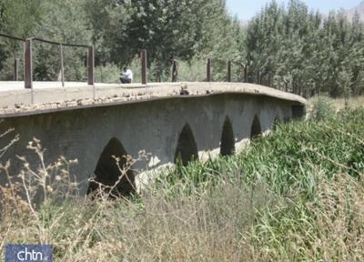 تردد خودروهای سنگین از روی پل تاریخی گیشنگان جونقان ممنوع شد