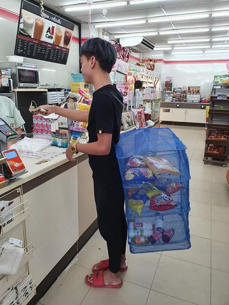 جایگزین های عجیب و خنده دار تایلندی ها برای کیسه های پلاستیکی