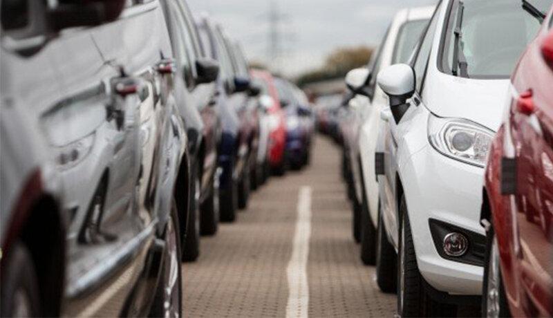 توصیه رئیس شورای رقابت به خریداران خودرو ، امکان دارد تا 40 درصد قیمت ها کاهش یابد