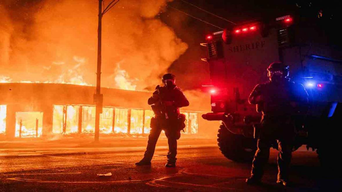 ایالت ویسکانسین در آتش خشم معترضان می سوزد