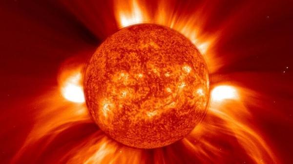 شگفتی دانشمندان از جدا شدن تکه ای از خورشید!